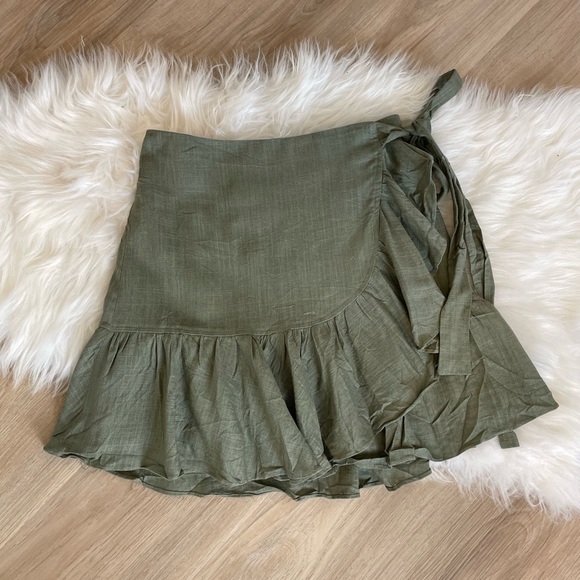 Princess Polly Khaki Wrap Skirt NWT! - Picture 2 of 11